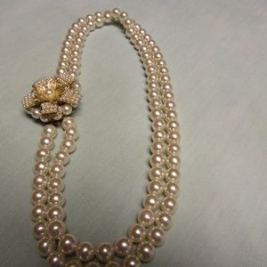 Vintage pearl choker